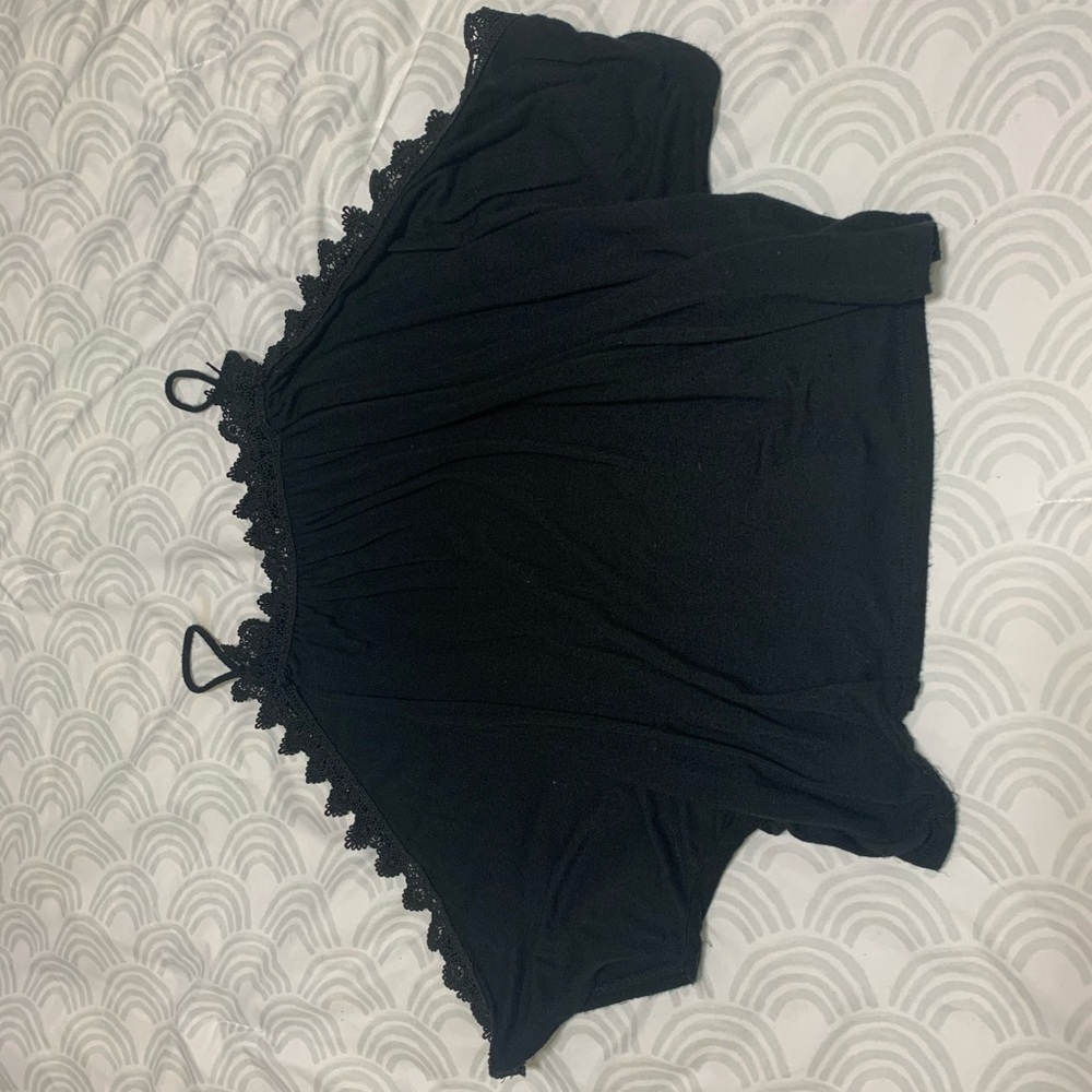 Cold shoulder crop top